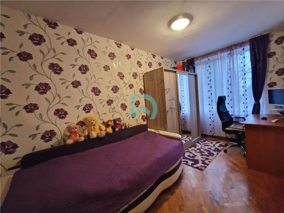 Apartament 3 camere, Tractorul - foto 3