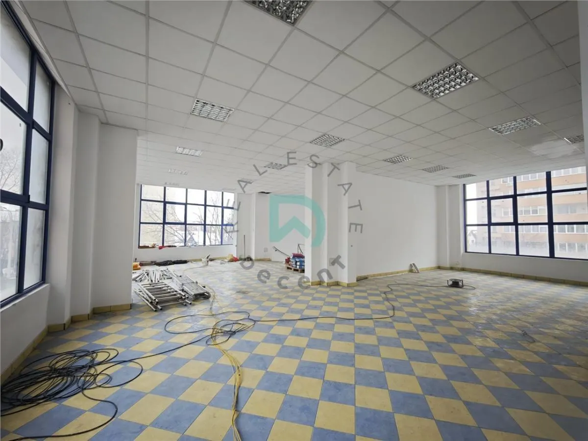 Spatiu comercial zona, ITC Brasov,, 310 mp - foto 1