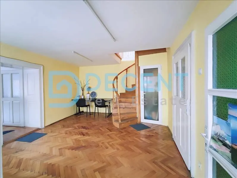 Apartament  in casa 5 camere, Brasov - foto 1