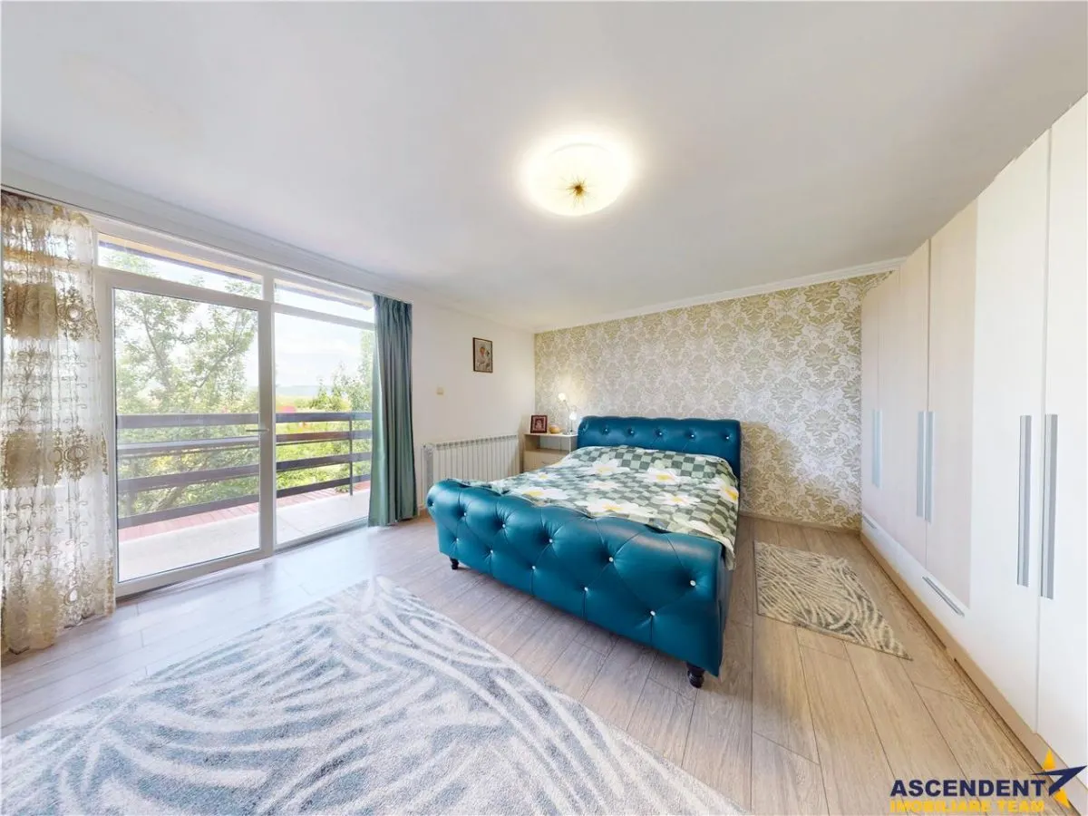 Casa mobilata, accesorizata, luminoasa, vedere munte, zona verde - foto 5