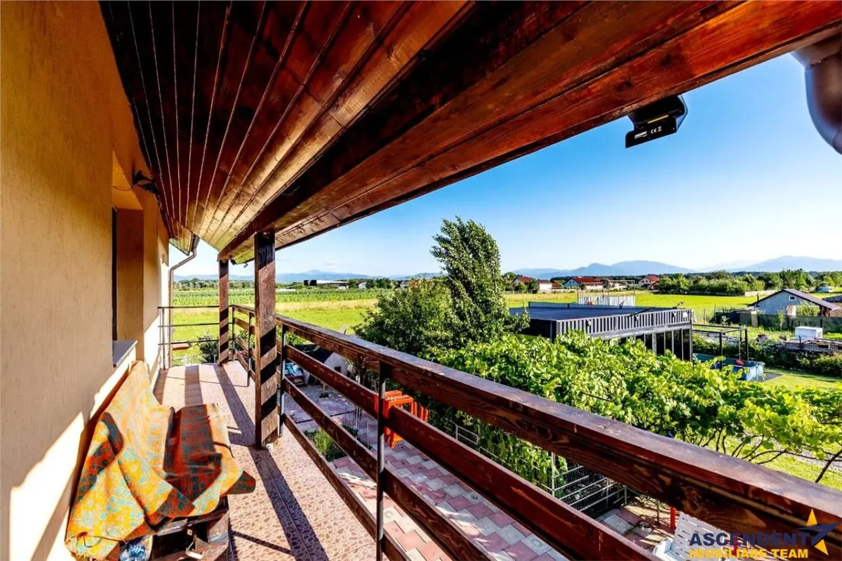 Casa mobilata, accesorizata, luminoasa, vedere munte, zona verde - foto 6