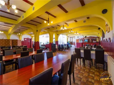 Pensiune cu restaurant, profit asigurat din chirii, terasa spre munte, Brasov - foto 14
