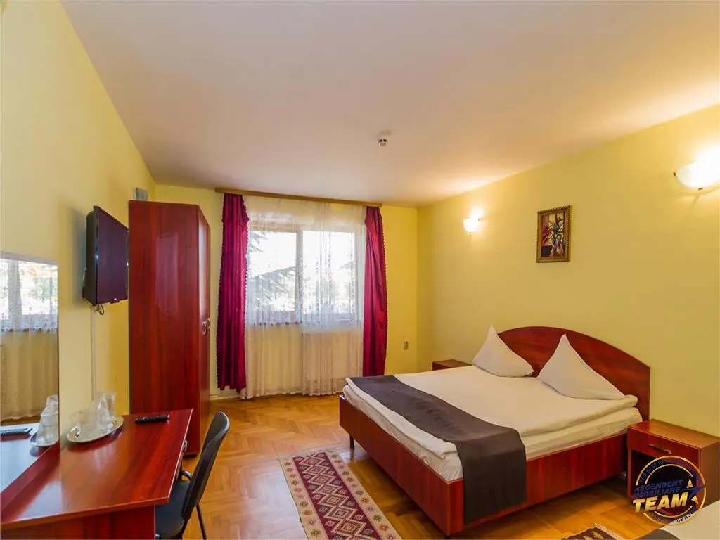 Pensiune cu restaurant, profit asigurat din chirii, terasa spre munte, Brasov - foto 17