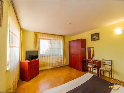 Pensiune cu restaurant, profit asigurat din chirii, terasa spre munte, Brasov - foto 25