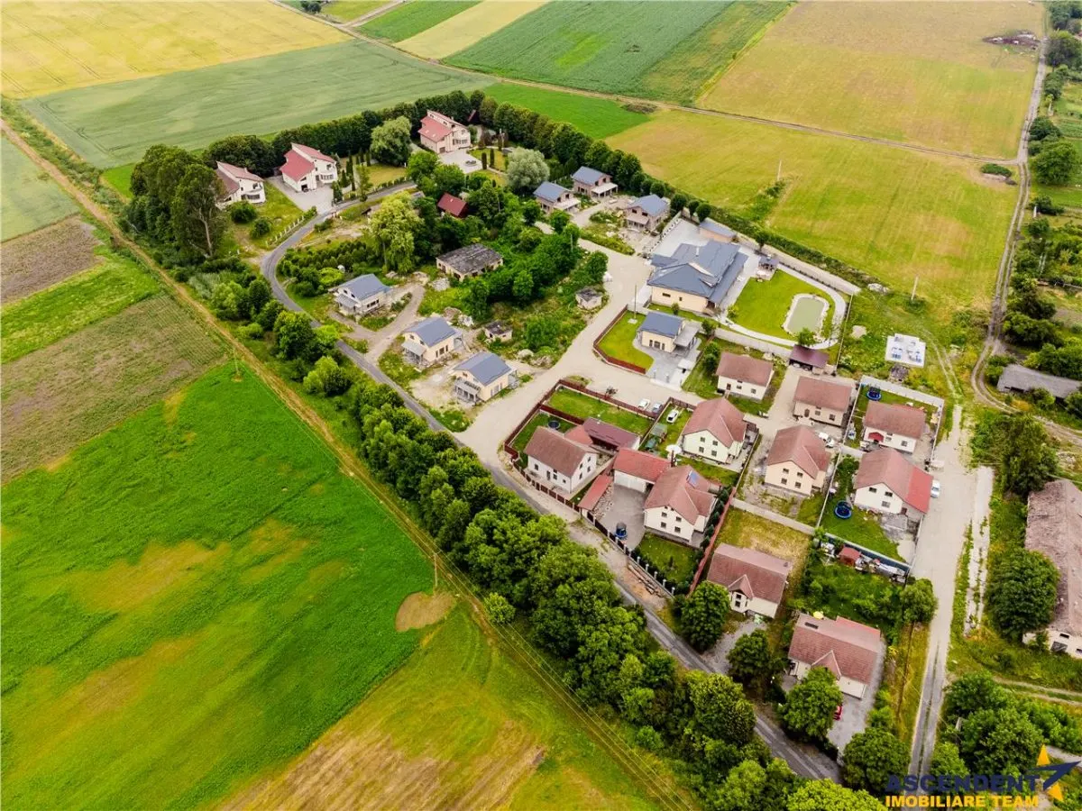 Eleganta casa, cartier select, intabulata Halchiu, Brasov - foto 1