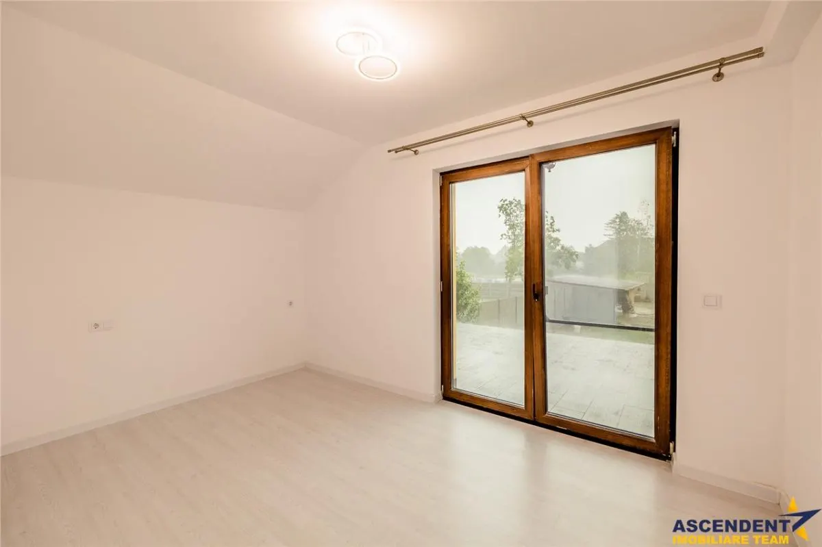 Eleganta casa, cartier select, intabulata Halchiu, Brasov - foto 5