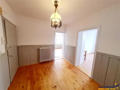 Nivel in  vila, 4 camere, cu garaj, curte proprie, Central, Brasov - foto 5