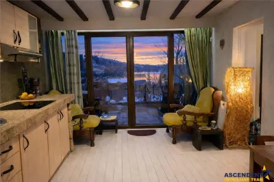 Pet friendly, design bohemian, parcare inclusa, curte proprie, vedere spectaculoasa, zona Troitelor - foto 4