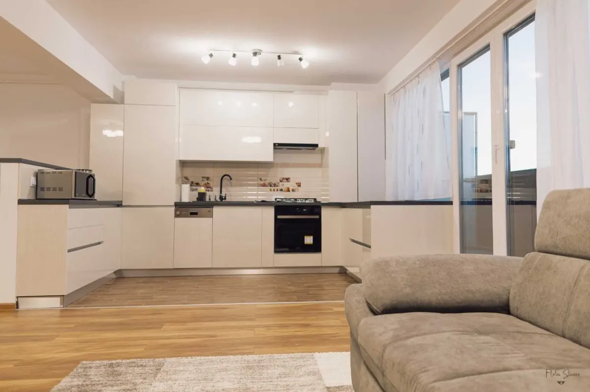 Apartament 3 camere Coresi, Brasov. - foto 2