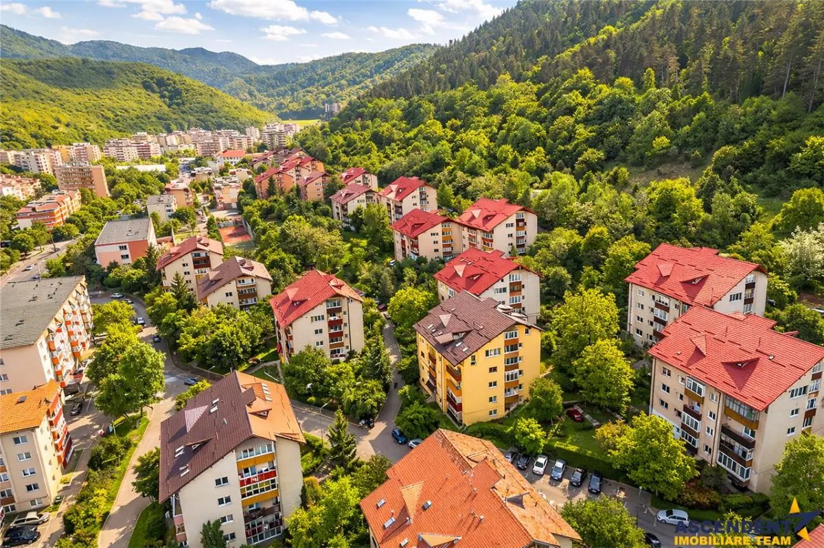 Garsoniera + camera, beci, balcon, Racadau, Brasov - foto 1