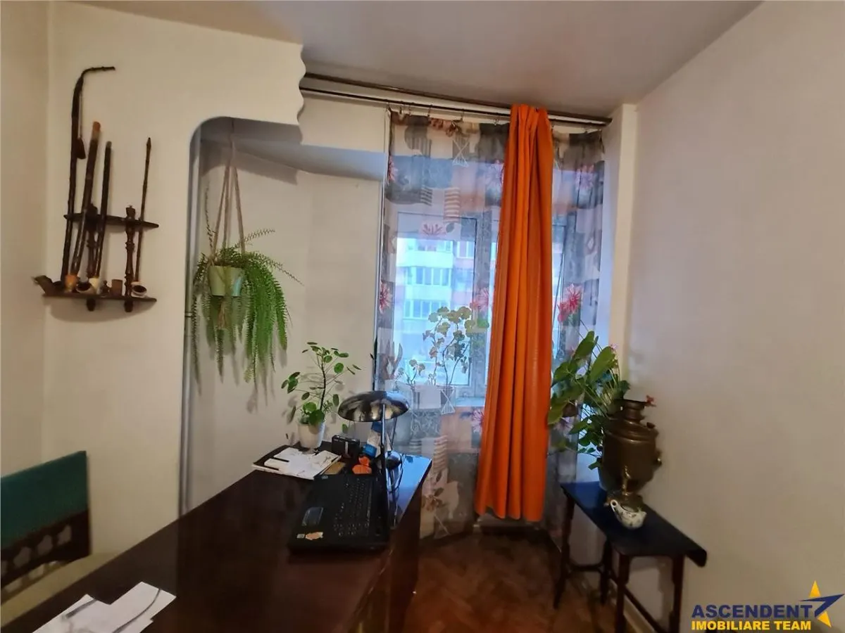 Decomandat pe 2 camere+ birou, etaj 1, Bulevardul Grivitei, Brasov - foto 12