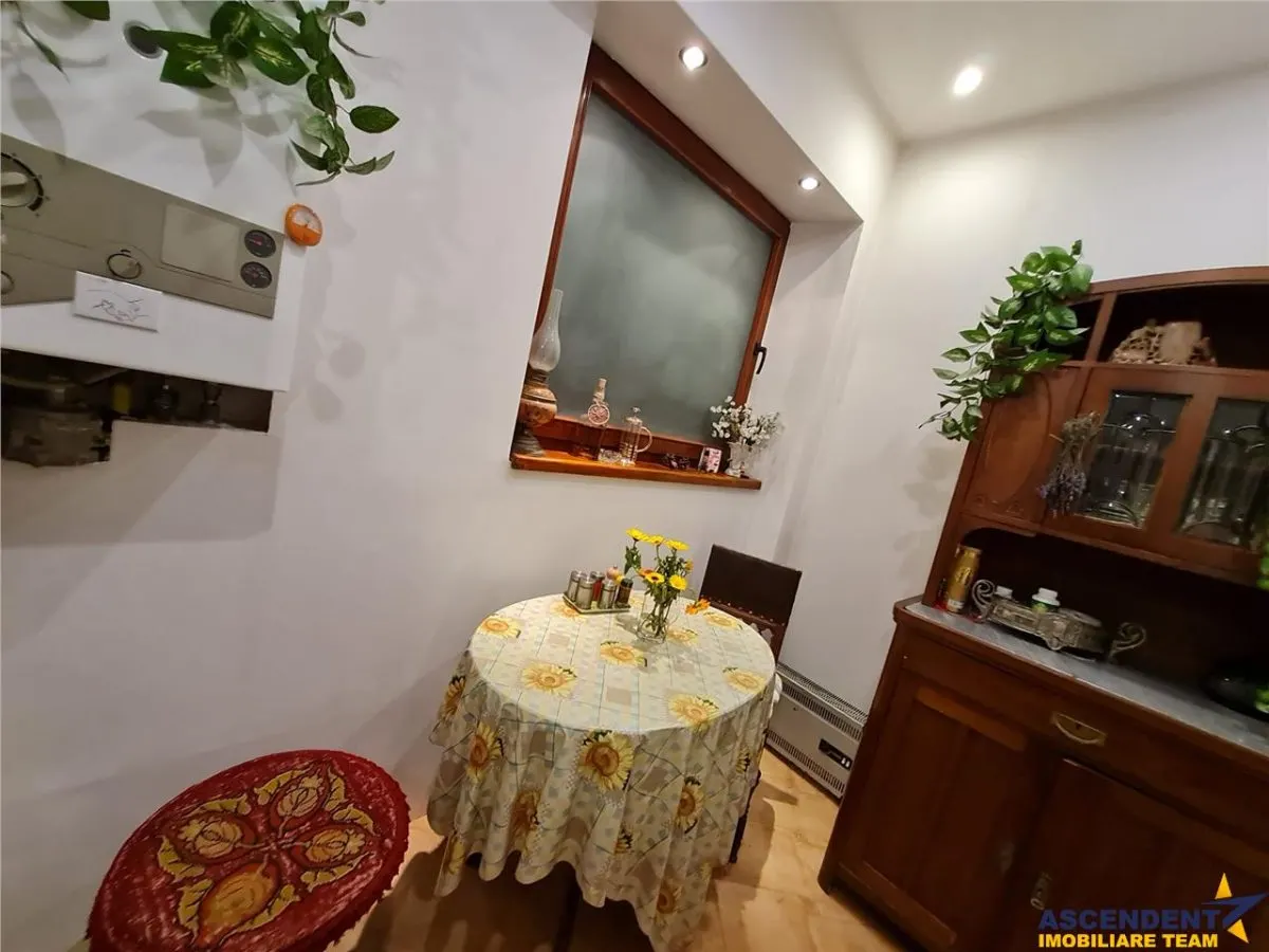 Decomandat pe 2 camere+ birou, etaj 1, Bulevardul Grivitei, Brasov - foto 24