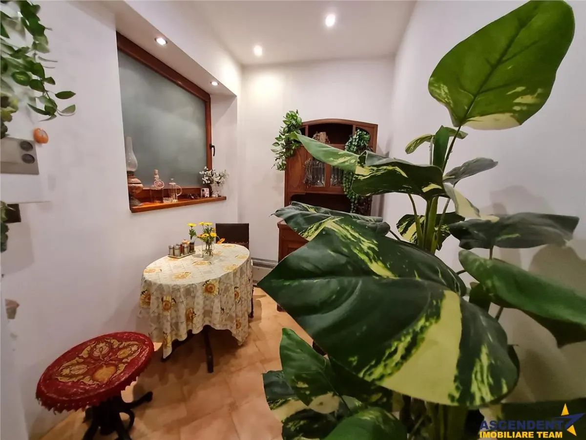 Decomandat pe 2 camere+ birou, etaj 1, Bulevardul Grivitei, Brasov - foto 4