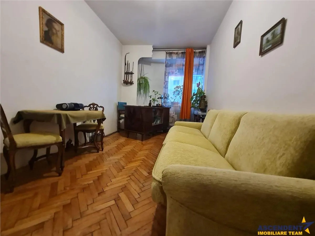Decomandat pe 2 camere+ birou, etaj 1, Bulevardul Grivitei, Brasov - foto 5