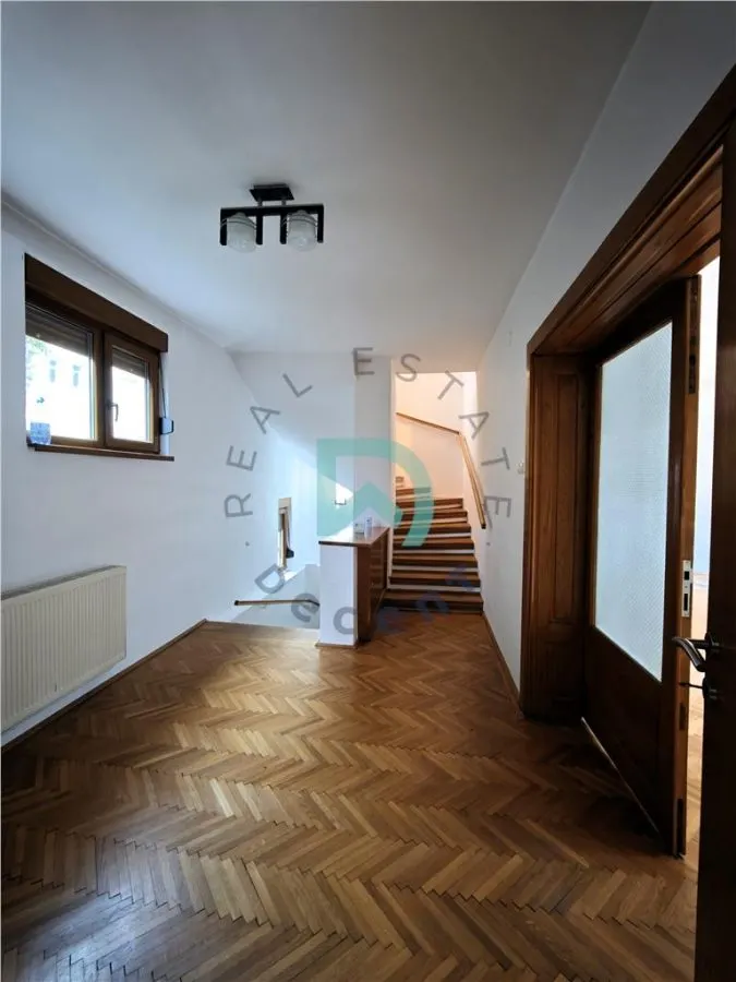 Casa de vanzare,  Centru Vechi Brasov - foto 1