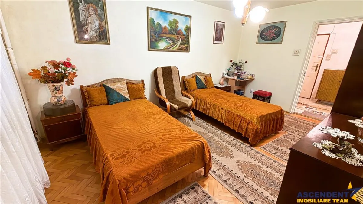 Refugiu urban,decomandat, farmec autentic,balcon spatios,Dambu Petros, Targu Mures - foto 2