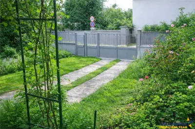 Nivel in vila, cu intrare si gradina proprie, loc parcare, Central, Brasov - Brasov