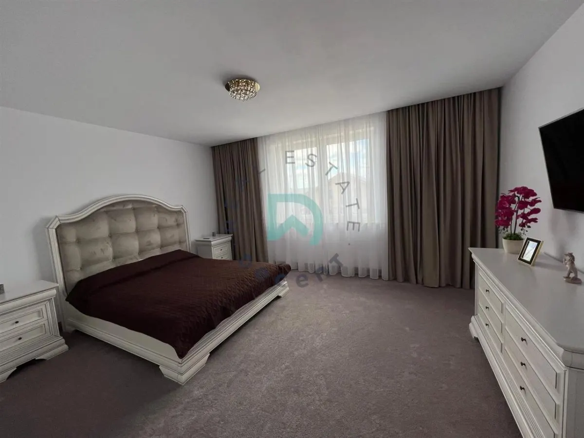 Casa spatioasa , intrare Izvor, Brasov - foto 18