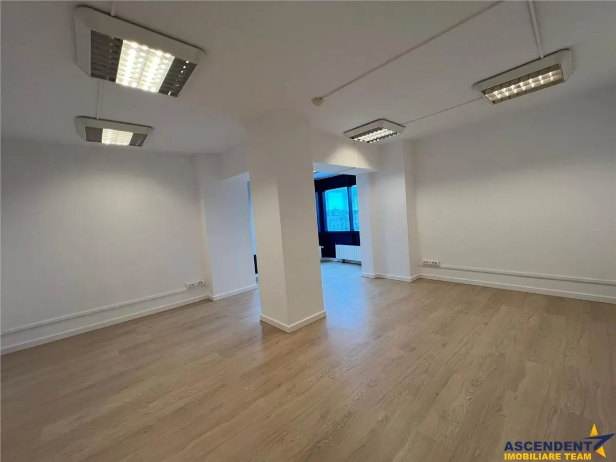Spatiu de birouri renovat, Centrul Civic, Brasov - foto 17