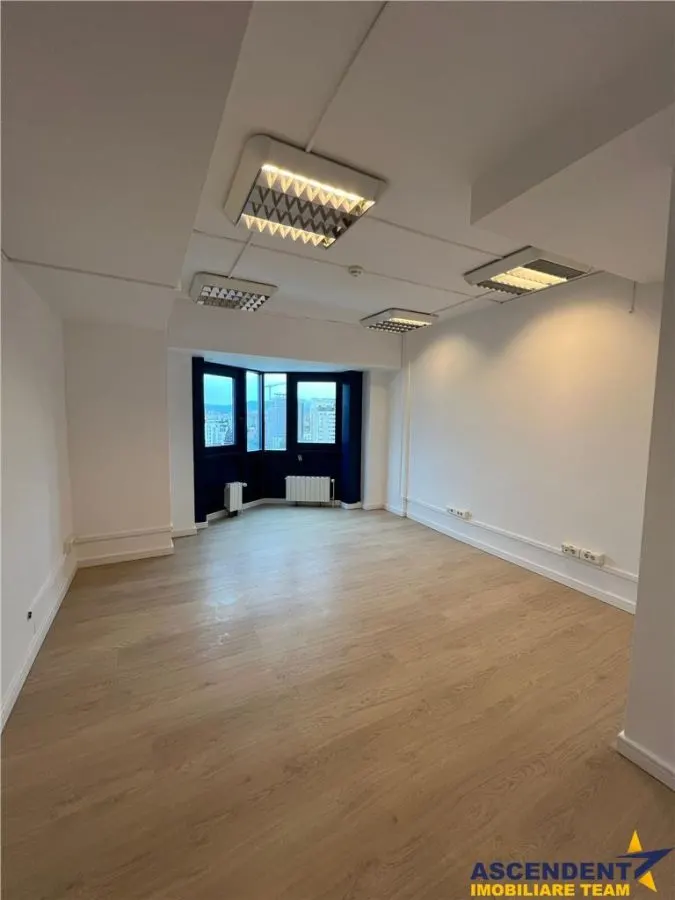 Spatiu de birouri renovat, Centrul Civic, Brasov - foto 20