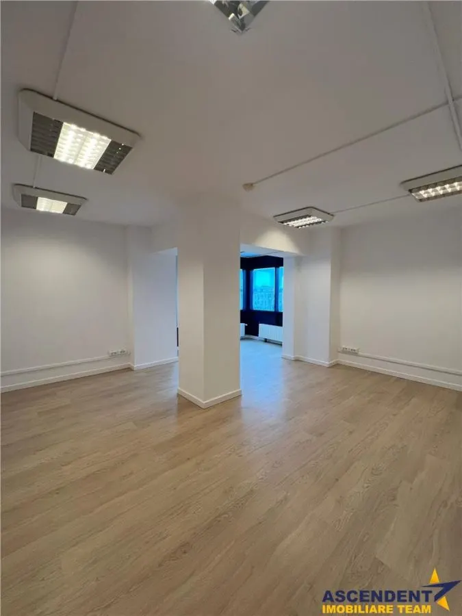 Spatiu de birouri renovat, Centrul Civic, Brasov - foto 4
