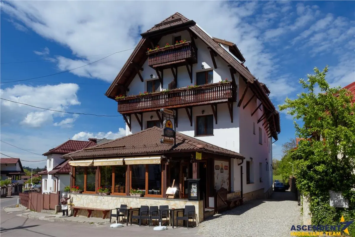 Pensiune cu restaurant, farmec aparte, concept italian, Central, Bran - foto 2