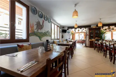 Pensiune cu restaurant, farmec aparte, concept italian, Central, Bran - foto 16