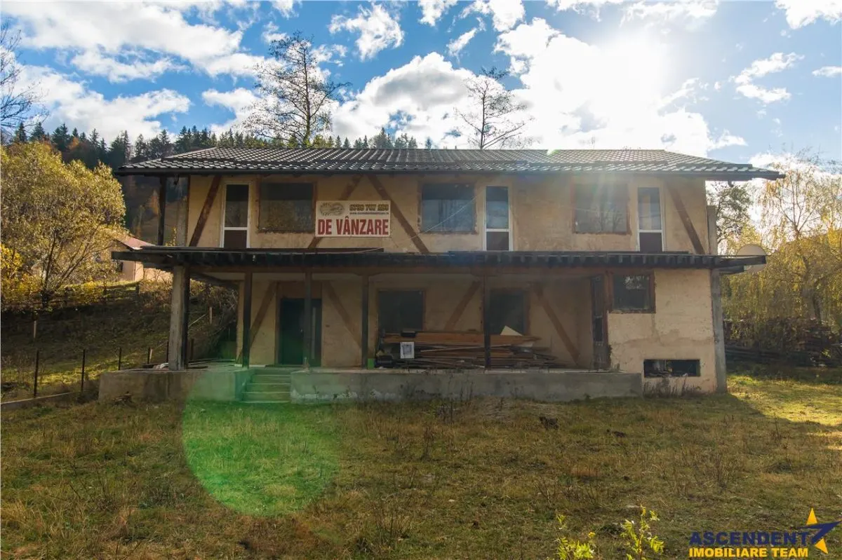 Proprietate autentica, stil traditional:Eco, cu parau pitoresc si vedere spectaculoasa, teren 900 mp - foto 9