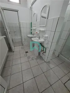 Imobil de închiriat â€“ 18 camere | Ideal pentru muncitori, pensiune sau activități comerciale - foto 9