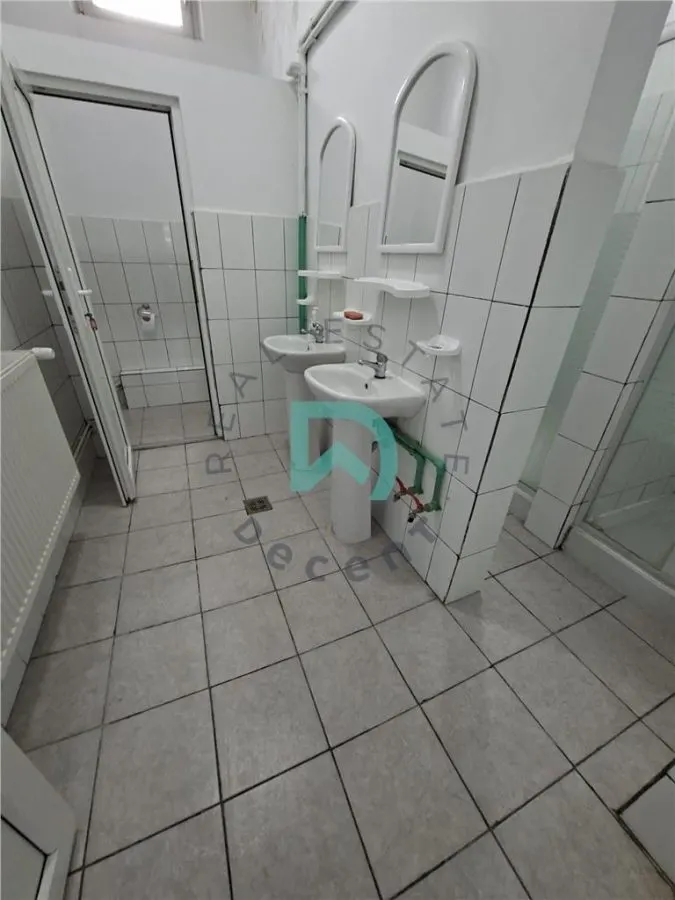 Imobil de închiriat â€“ 18 camere | Ideal pentru muncitori, pensiune sau activități comerciale - foto 9