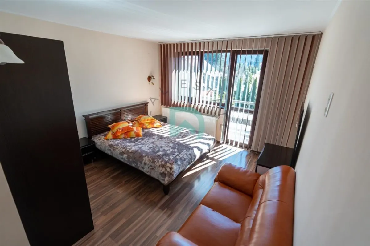 Vila 6 camere, Timisul de Sus. - foto 12