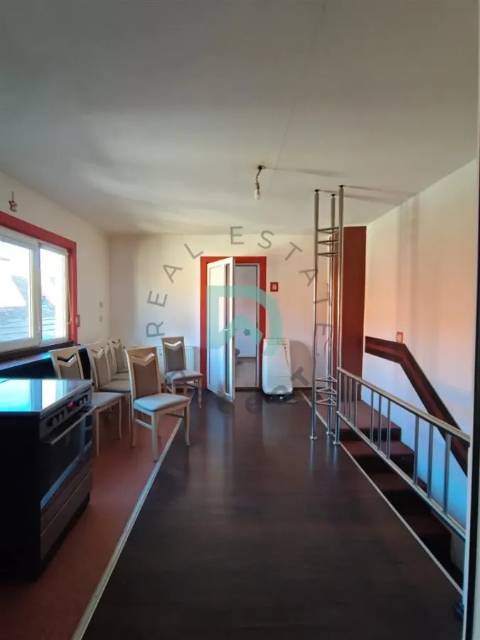 Corp de casa de vanzare  Central, Brasov - foto 1