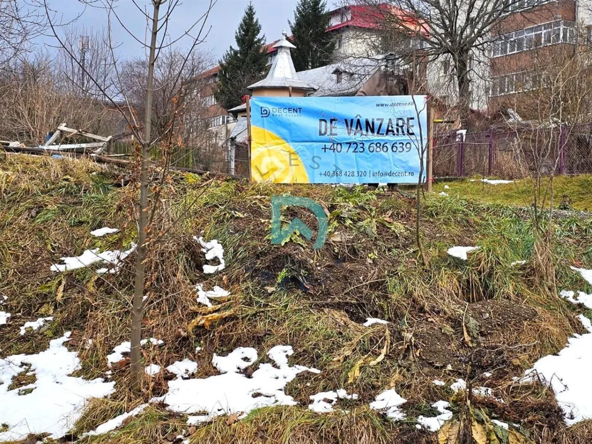 Teren langa telecabina, Busteni - foto 1