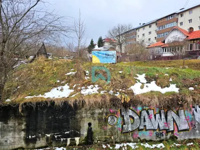 Teren langa telecabina, Busteni - foto 2