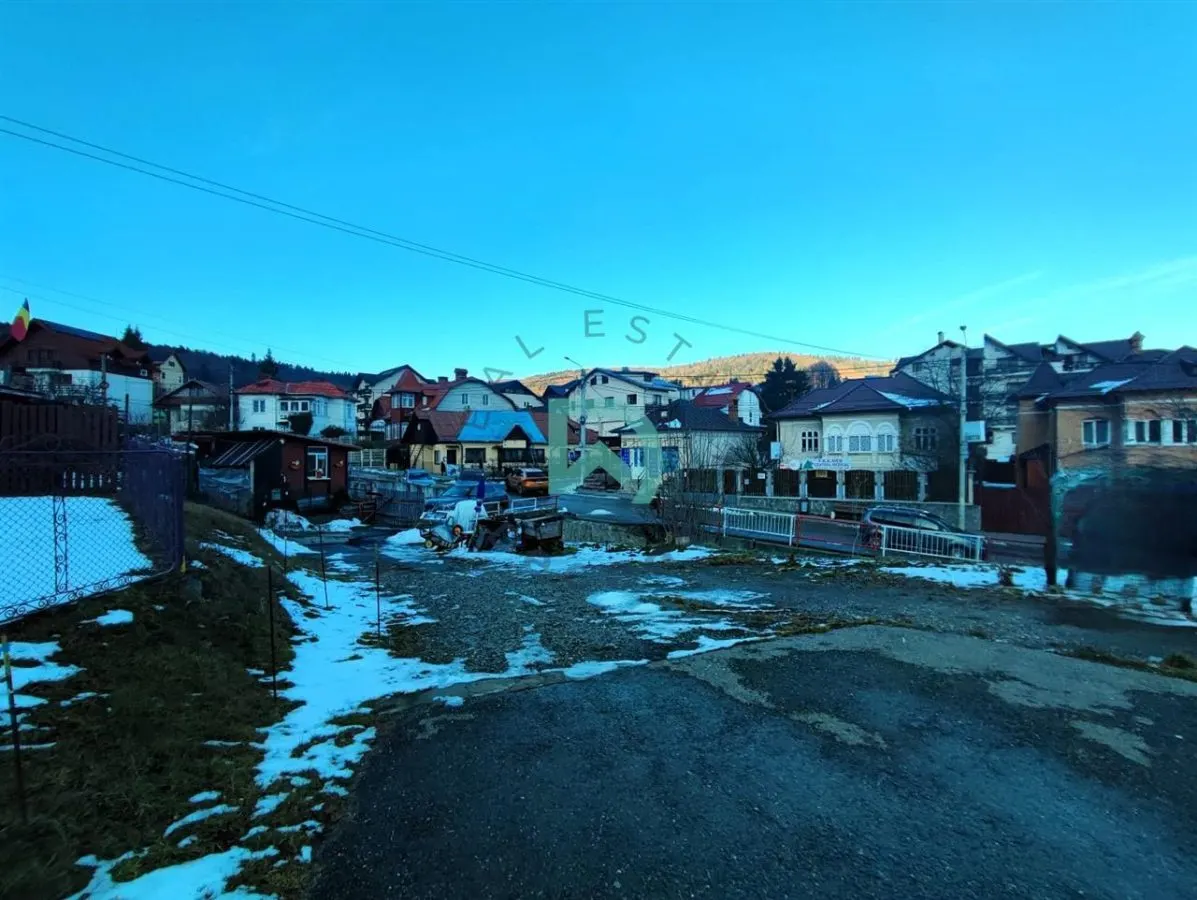 Teren langa telecabina, Busteni - foto 3