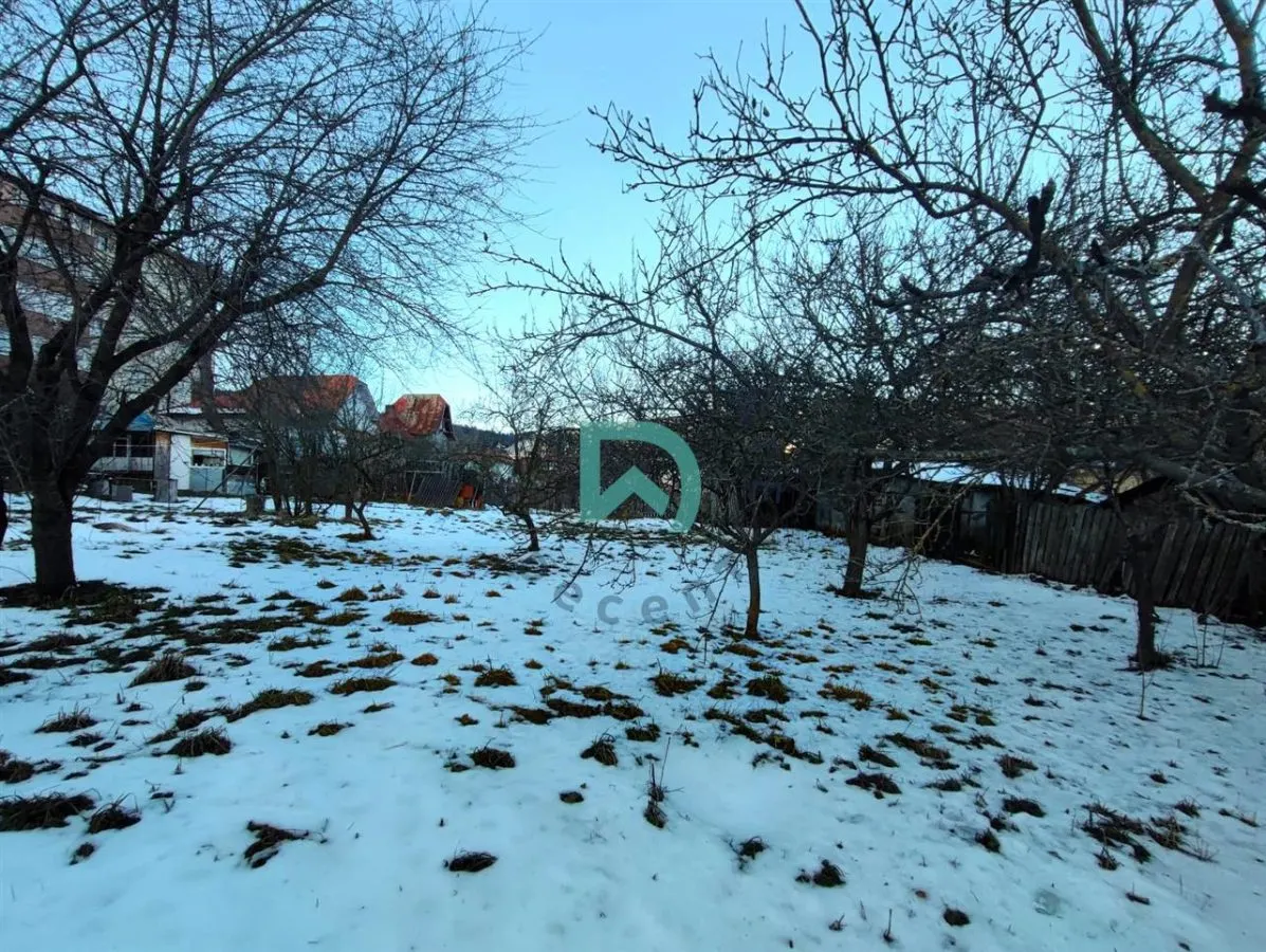 Teren langa telecabina, Busteni - foto 6