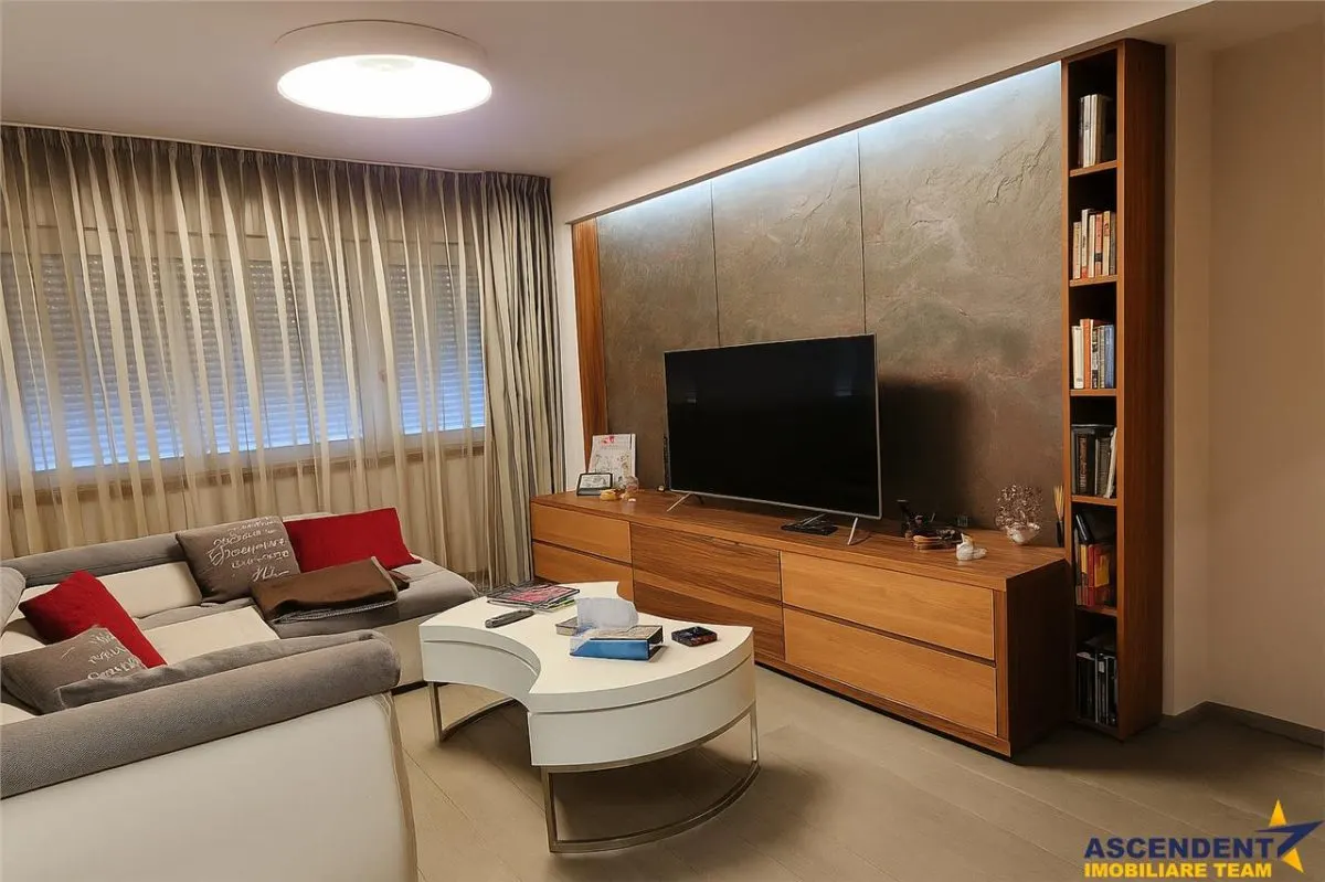 Rezidenta apreciabila, mobilata, accesorizata, vedere montana, Astra, Brasov - foto 7