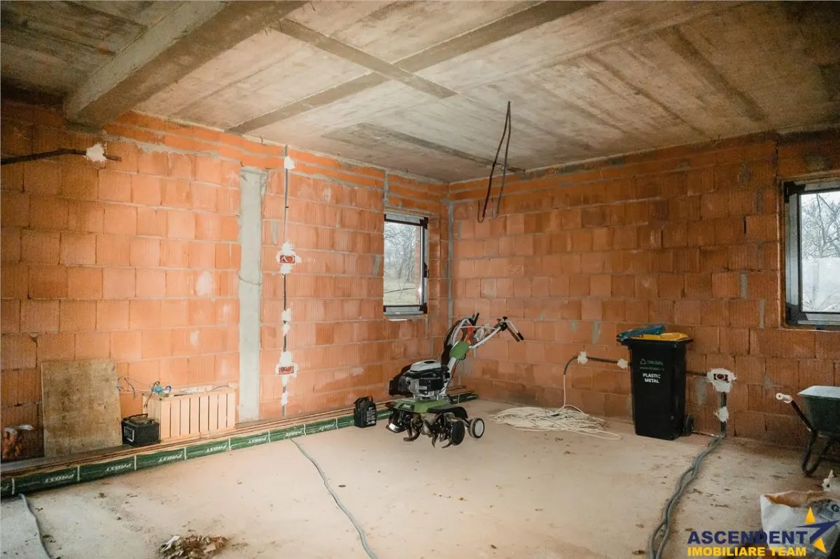 FILM! Casa si domeniu de 5.000mp, in Berchez:o bijuterie ascunsa a Maramuresului - foto 10