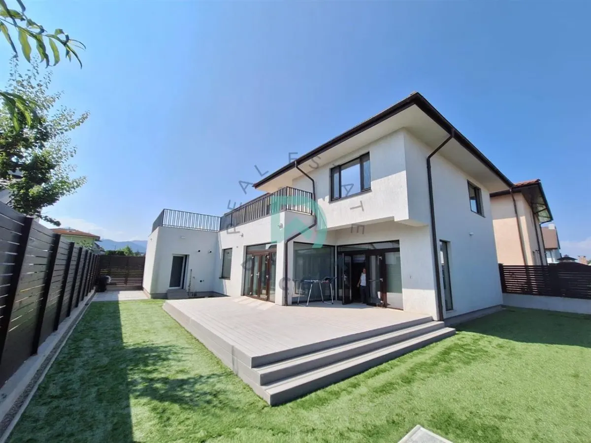 Casa individuala cu garaj - foto 2