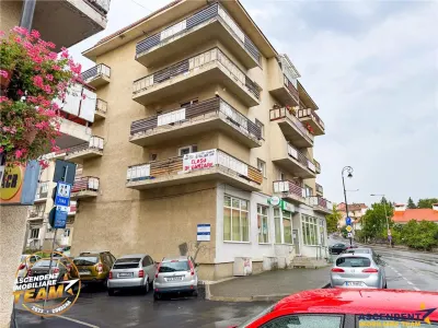 FILM!Decomandat,2bai,2balcoane,etaj1, parcare in curte,mobilat,Ultracentral,Sfantu Gheorghe - foto 13