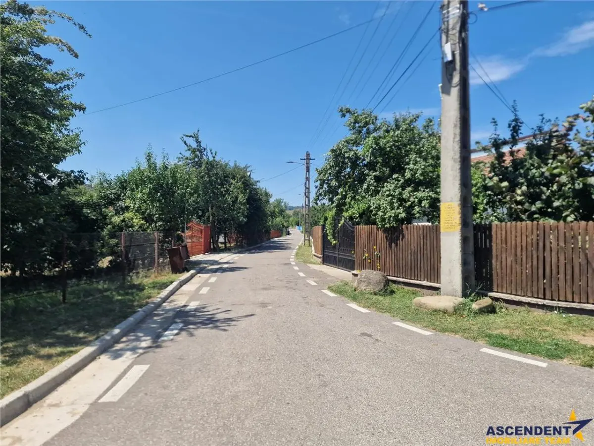 Casa traditionala, cu 2.000mp teren roditor, Izvoarele - foto 14