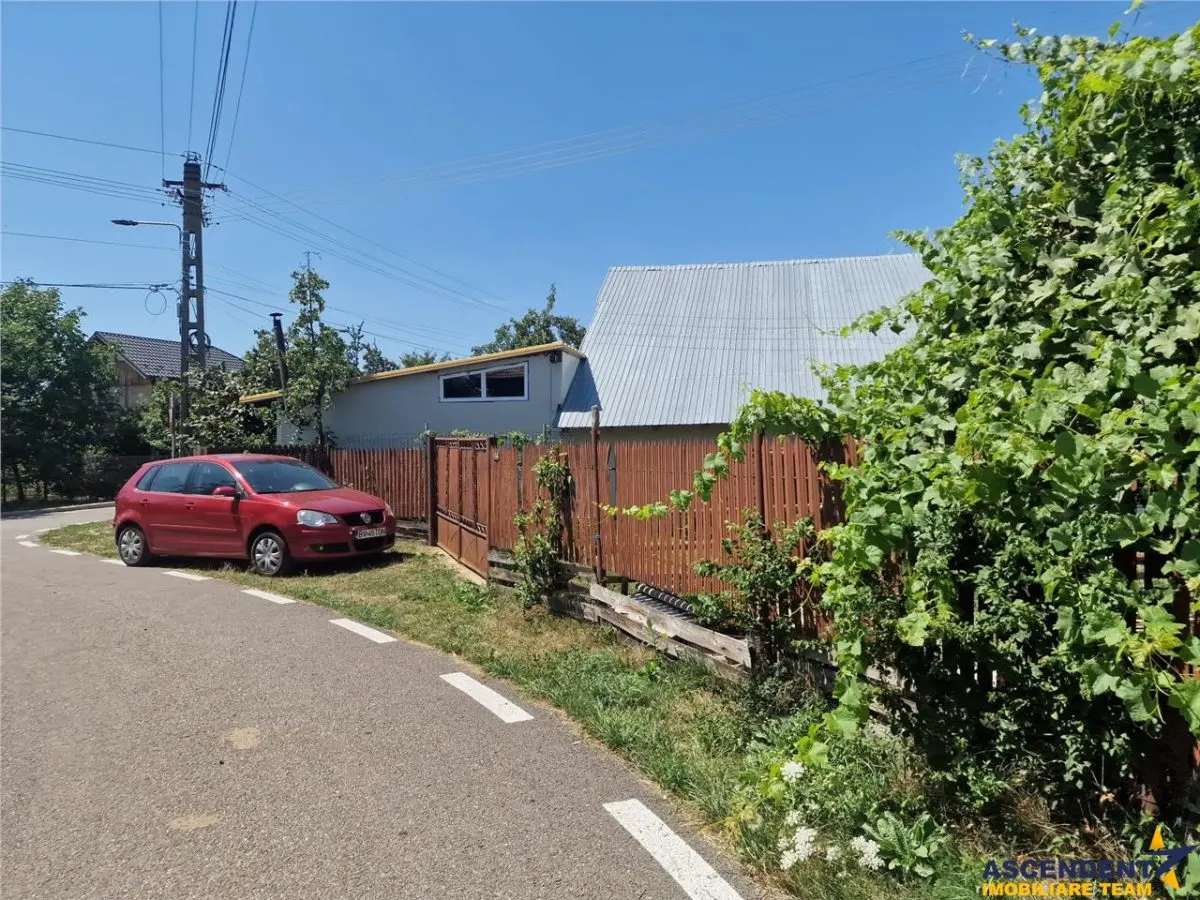 Casa traditionala, cu 2.000mp teren roditor, Izvoarele - foto 3