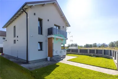 Casa de vanzare - foto 1