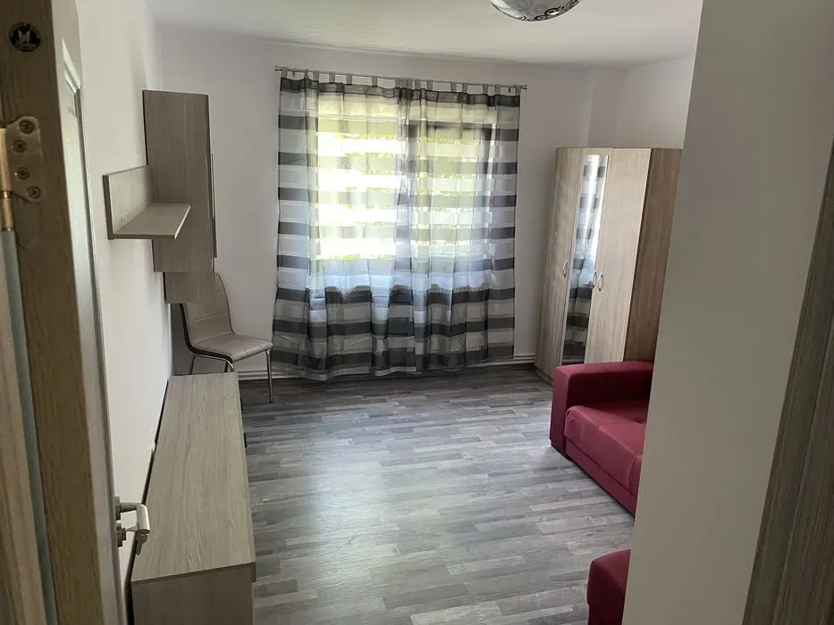 Garsoniera renovata, etaj 1, Astra, Brasov - foto 4