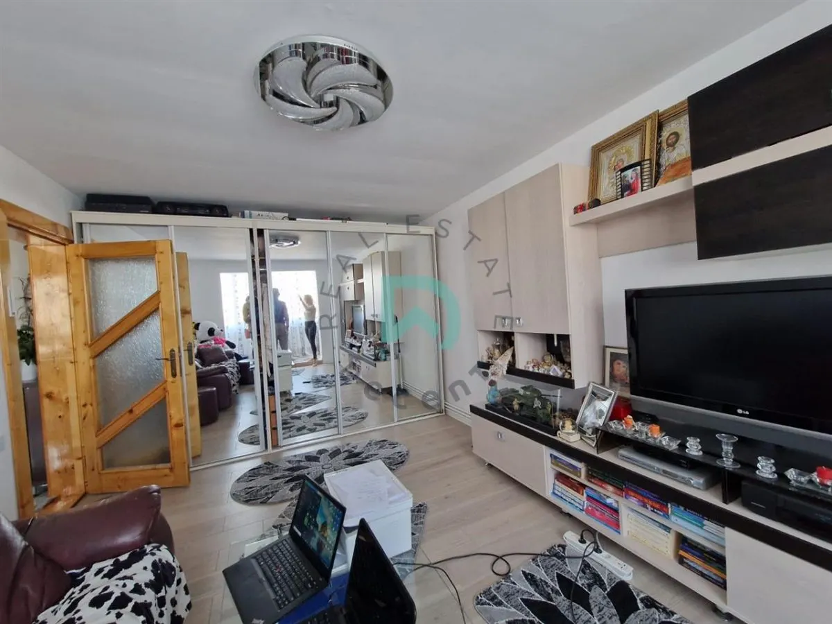 Apartament 4 camere, Tractorul, Brasov - foto 2