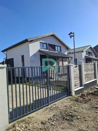 Casă 4 camere Cristian - poza 2