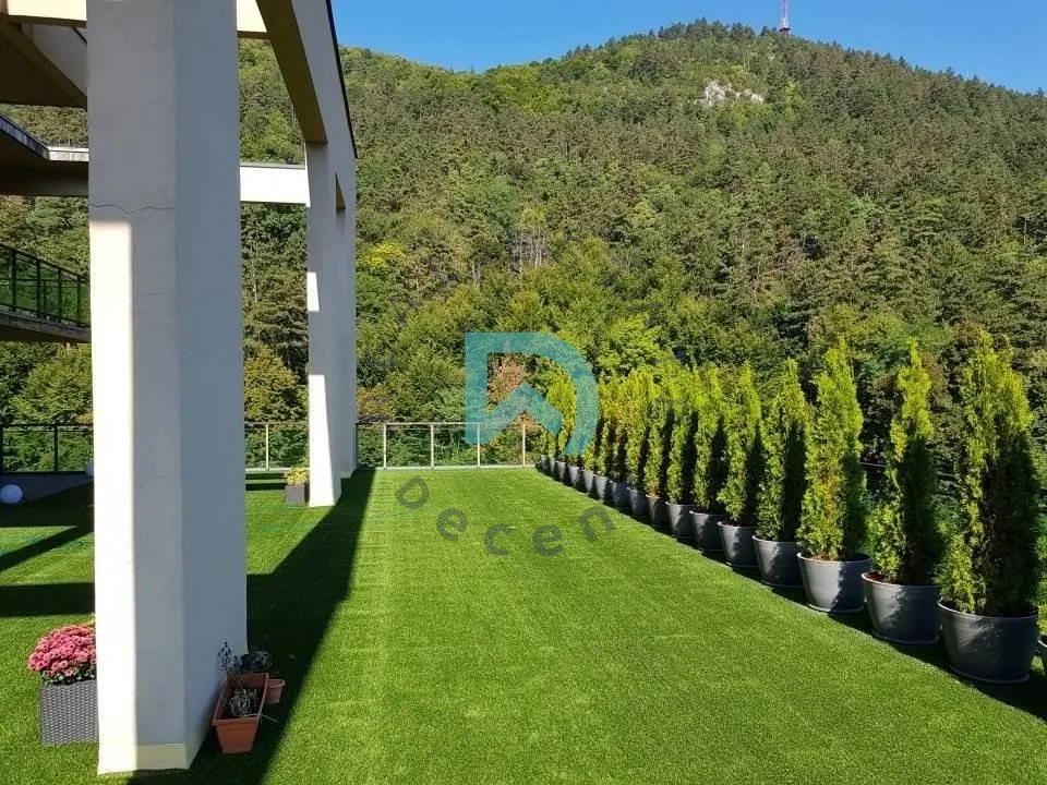 Penthouse la poalele Tampei, Racadau - foto 1