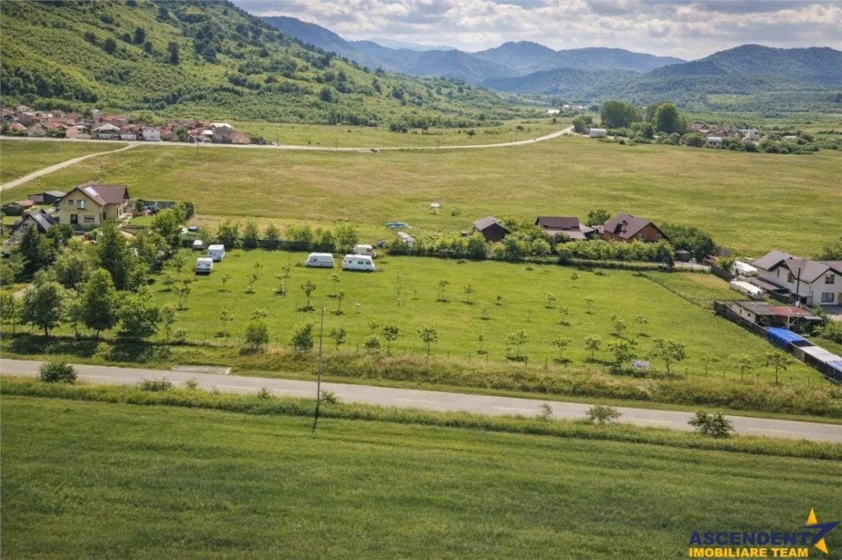 Film! Afacere la cheie  -Camping amenajat, Rasnov - Glajerie, Brasov - foto 1