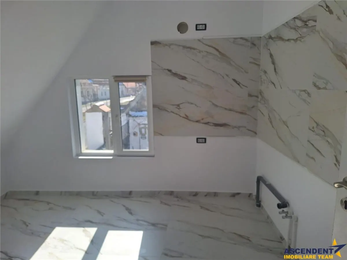 Casa de inchiriat, rezidential/ spatiu birouri, Ghimbav-Centru - foto 1