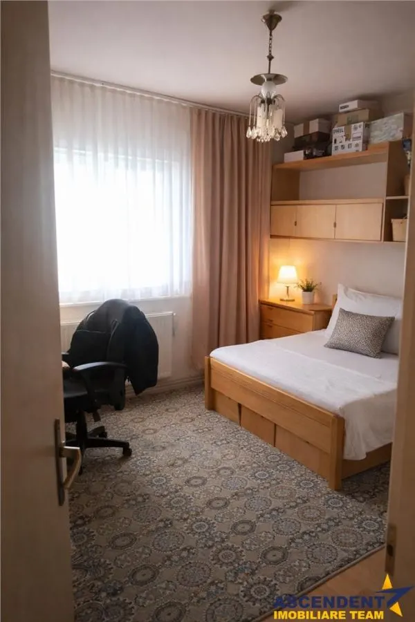 Decomandat, structura frumoasa, terasa generoasa, 3 camere, Brasov - foto 3